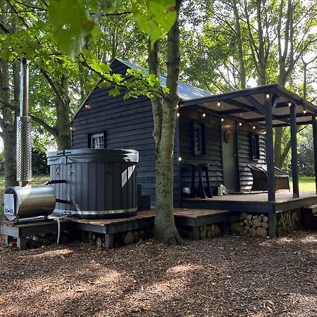 Luxury Woodland Lodge Newport Pagnell Exterior photo