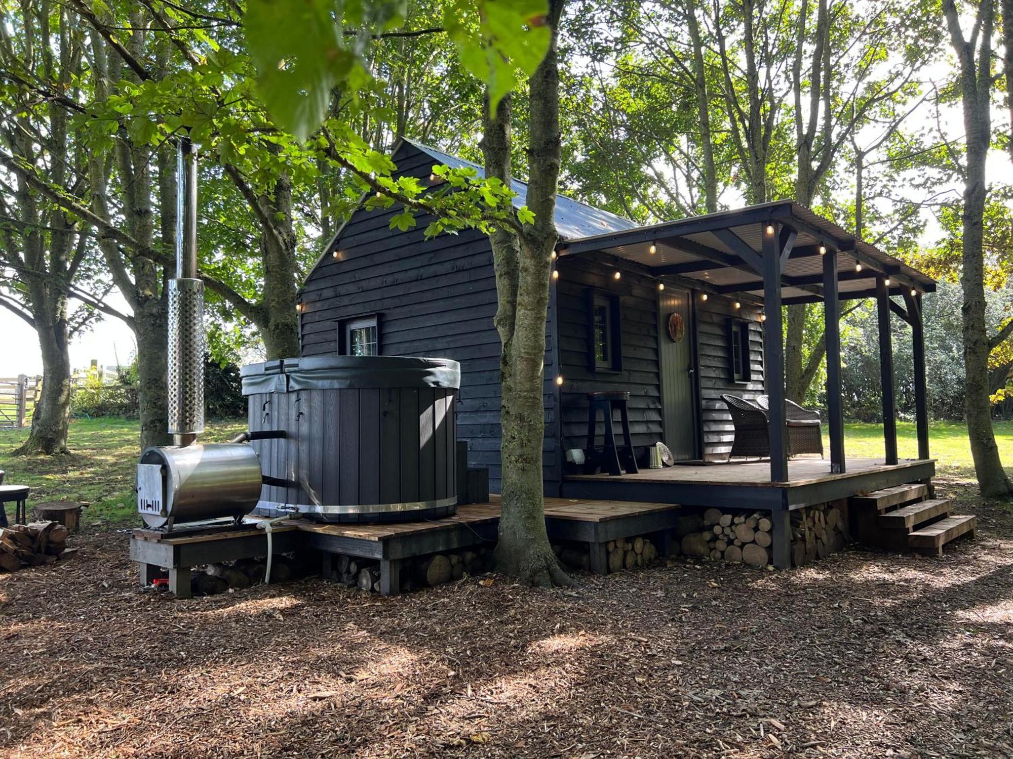 Luxury Woodland Lodge Newport Pagnell Exterior photo